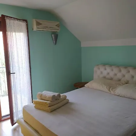Vikendica Dunja Holiday home *