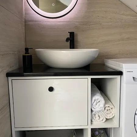 Vikendica Dunja לוזניצה